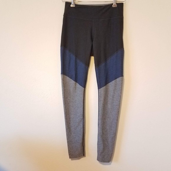 Outdoor Voices Size Medium 7/8 Warm Up Leggings Dark Gray, Blue, Light Gray - Picture 1 of 5